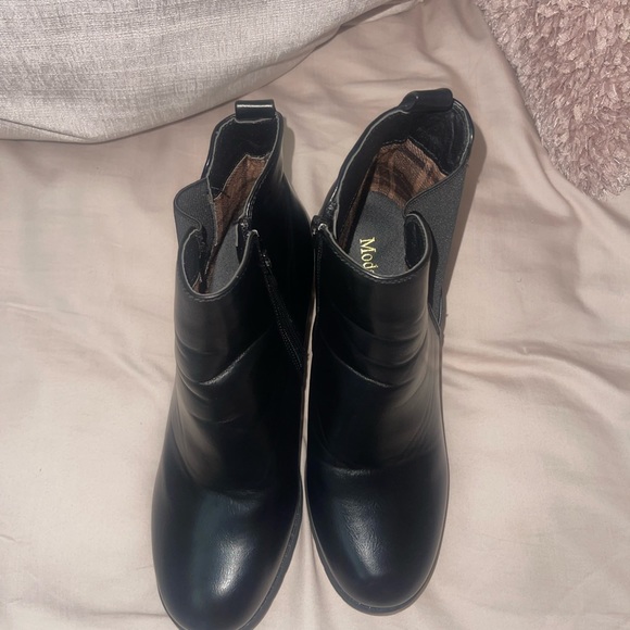 Black heeled booties from amazon don’t know the specific brand - Picture 3 of 4